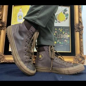 Brown Chuck Taylor’s All Star